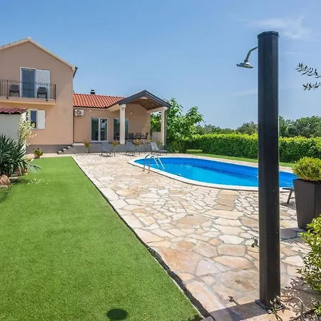Poolincluded - Josipa Holiday home *