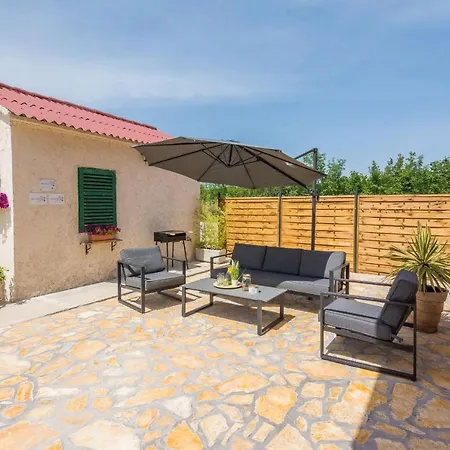 Poolincluded - Josipa Holiday home Policnik